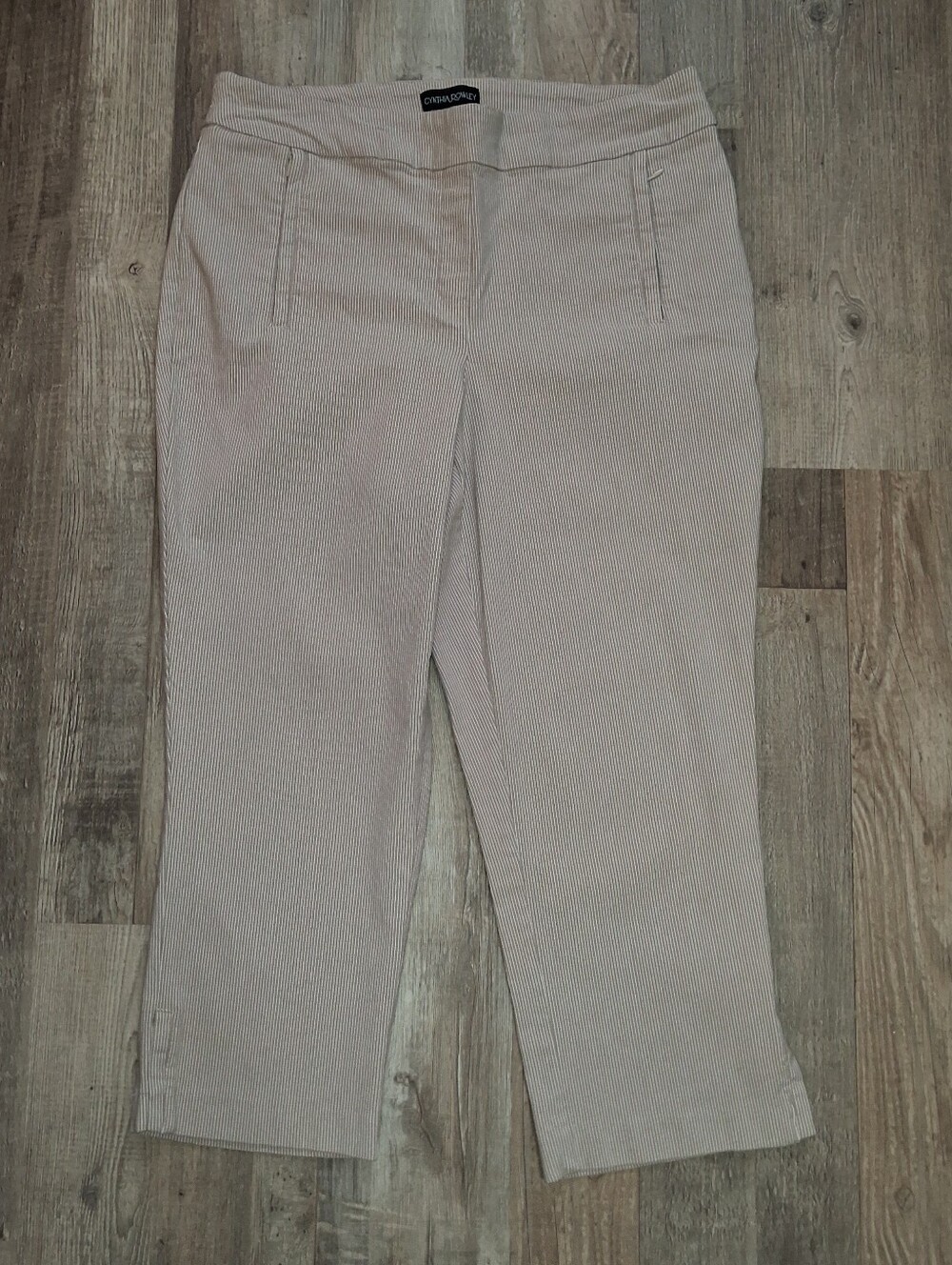 CYNTHIA ROWLEY TAN & WHITE PIN STRIPED ANKLE PANTS SZ 14W